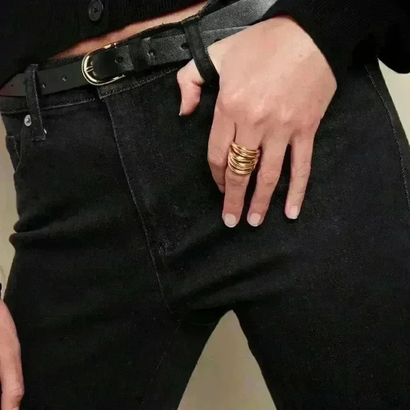 Banana Republic Mid-Rise Skinny Jean - Picture 4 of 7